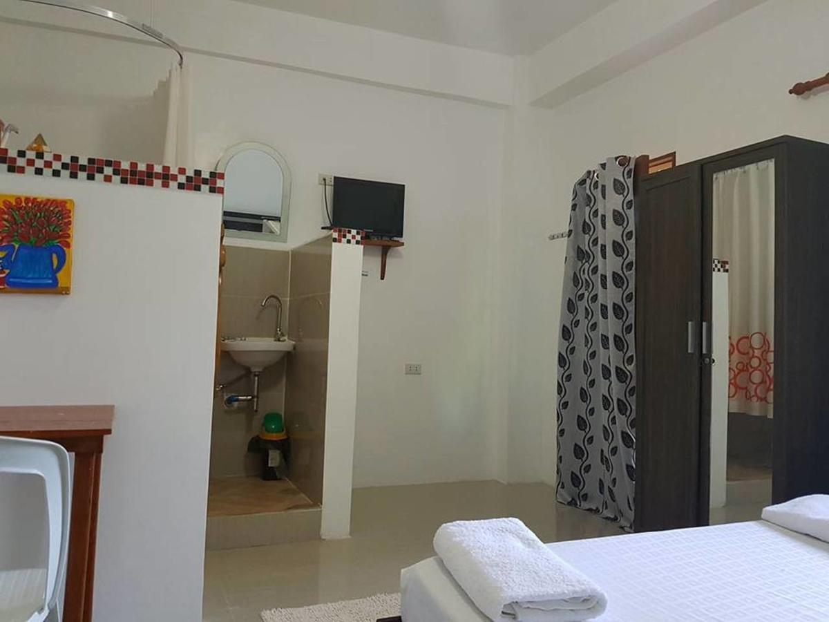 Hangout Beach Resort Катиклан Экстерьер фото