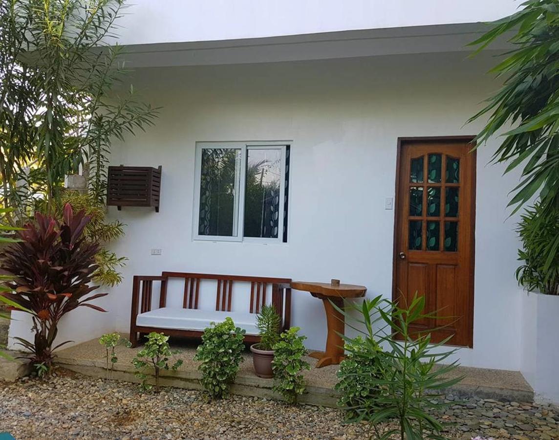 Hangout Beach Resort Катиклан Экстерьер фото