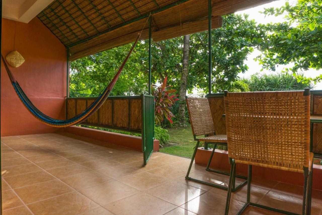 Hangout Beach Resort Катиклан Экстерьер фото