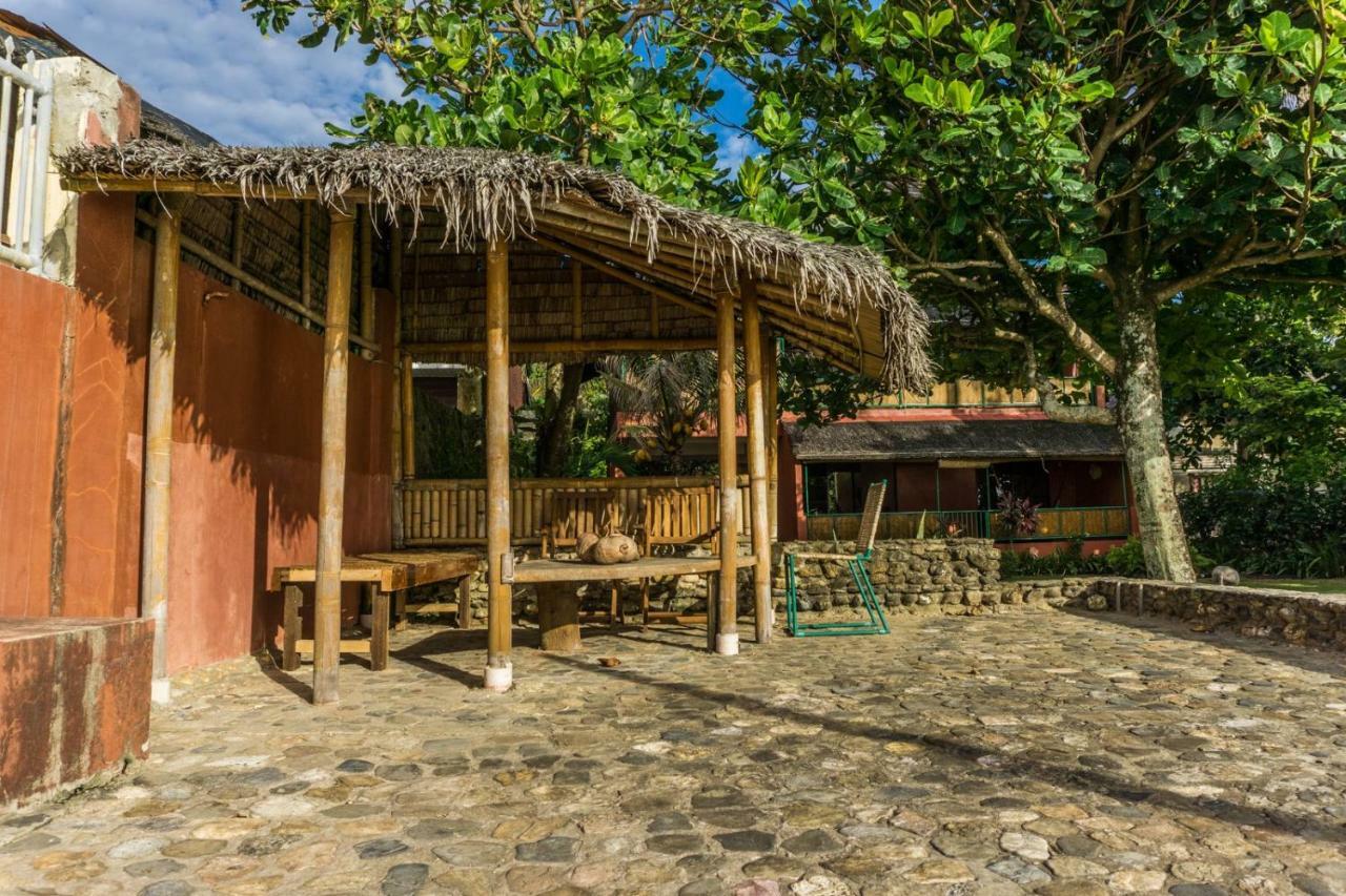 Hangout Beach Resort Катиклан Экстерьер фото