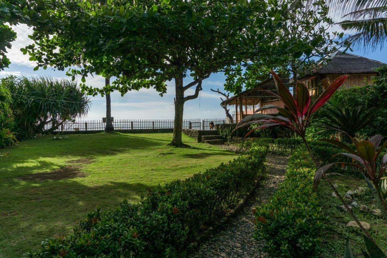 Hangout Beach Resort Катиклан Экстерьер фото
