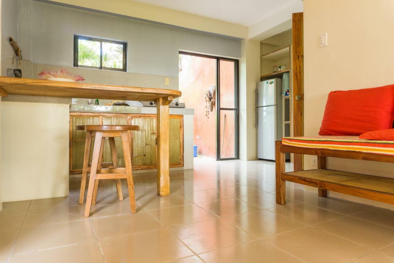 Hangout Beach Resort Катиклан Экстерьер фото