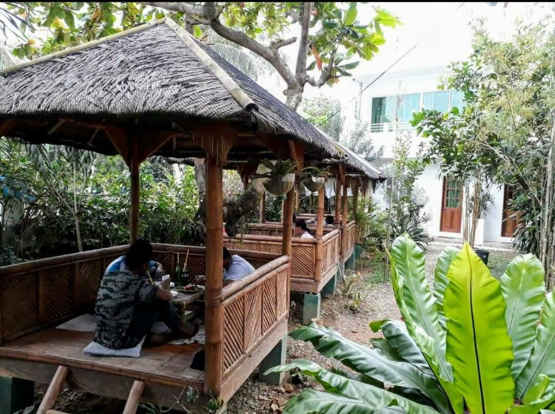 Hangout Beach Resort Катиклан Экстерьер фото