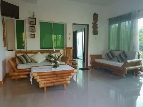 Hangout Beach Resort Катиклан Экстерьер фото