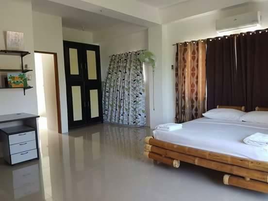 Hangout Beach Resort Катиклан Экстерьер фото